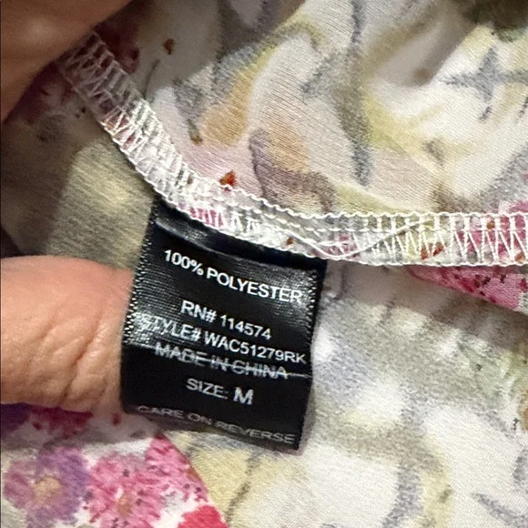 Floral Button-Front Women’s Top with Lace Panel - Pink & Green - Picture 3 of 6